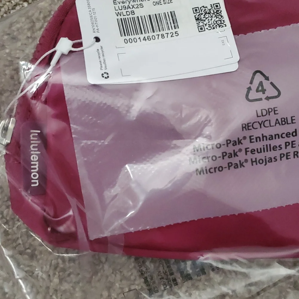 🆕️ LULULEMON EVERYWHERE BELT BAG-  RARE WILD BERRY COLOR